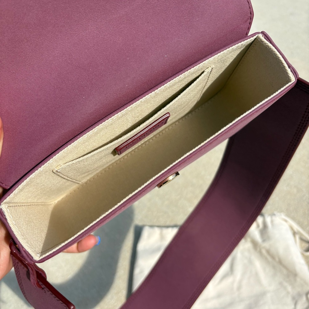 Jacquemus Le Carinu Burgundy Flap Leather Shoulder Bag - Picture 6 of 16